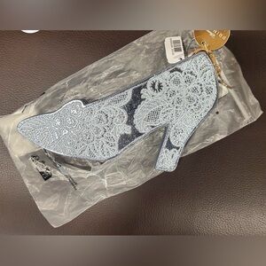 Bath and Body Works X Disney: Cinderella Coin Purse Keychain. Brand New